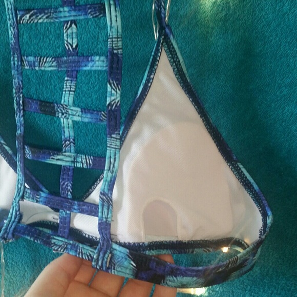 Swimsuit Top - Picture 3 of 6